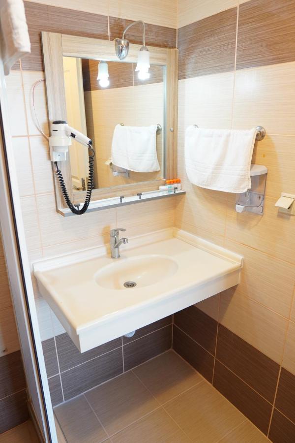 Hotel Ejder เอเจลบัท ภายนอก รูปภาพ